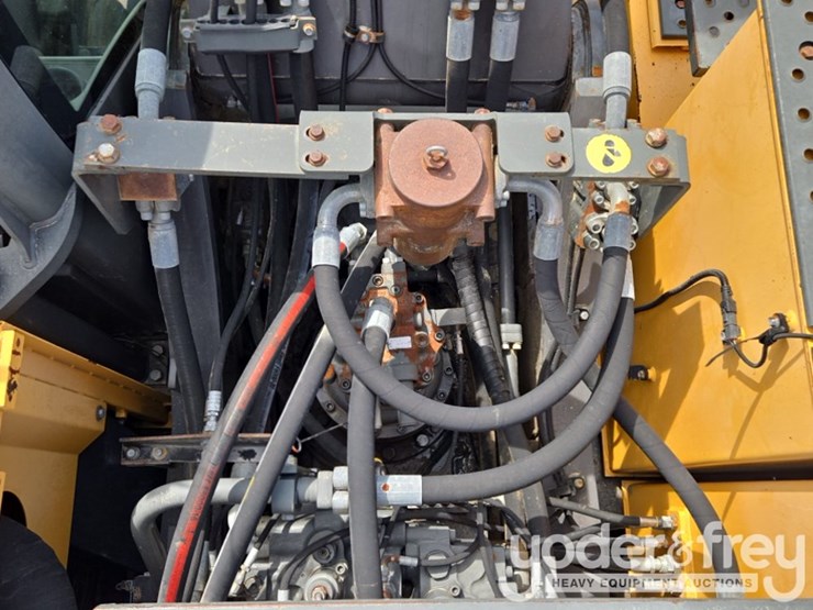 2015-volvo-ec350el-image-45