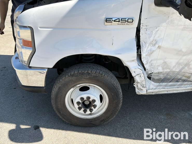 2017-ford-e450-image-10