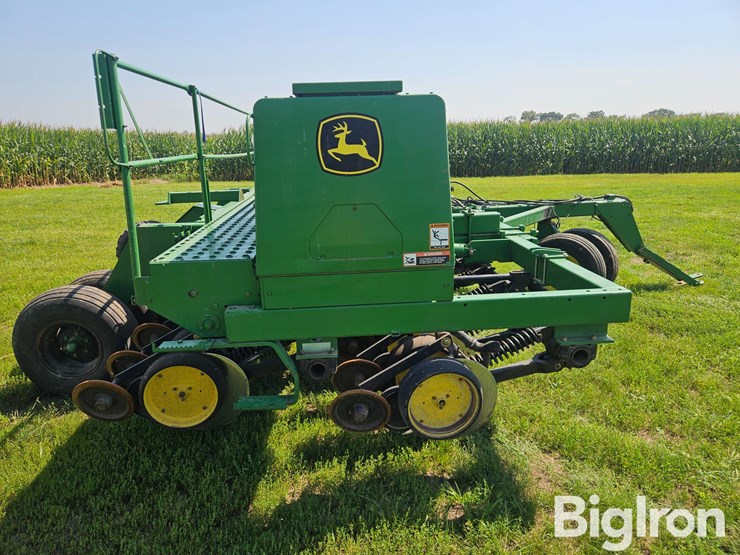 john-deere-750-image-4