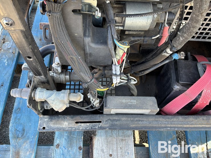 2021-massey-ferguson-730-image-18