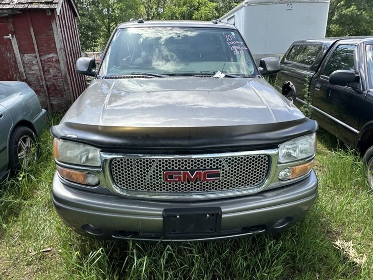 2005-gmc-denali-xl-image-5