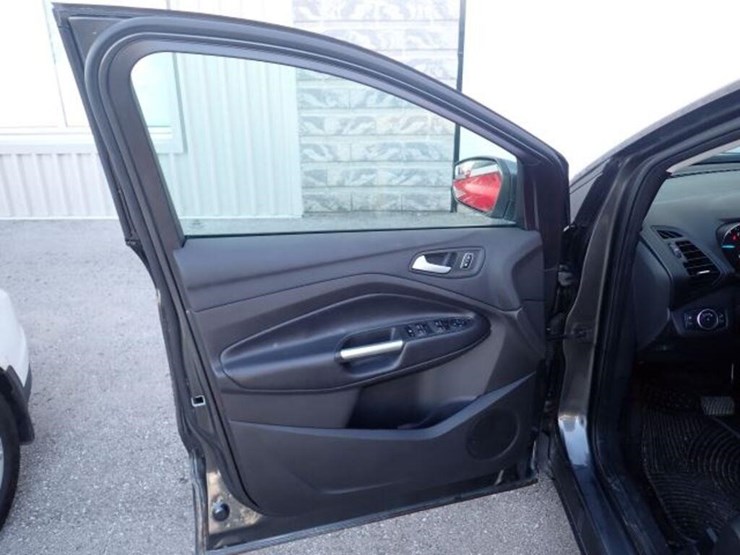 2019-ford-escape-image-11
