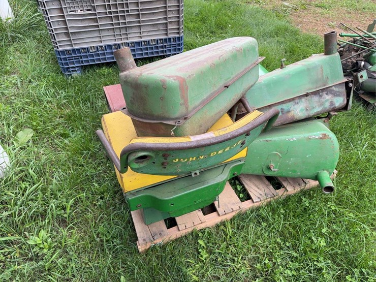 john-deere-fuel-tanks-image-4