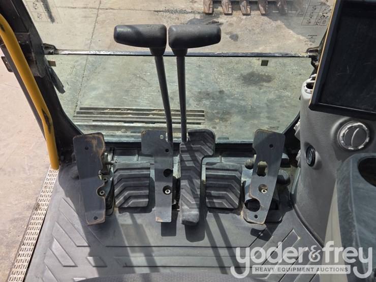 2015-volvo-ec350el-image-67