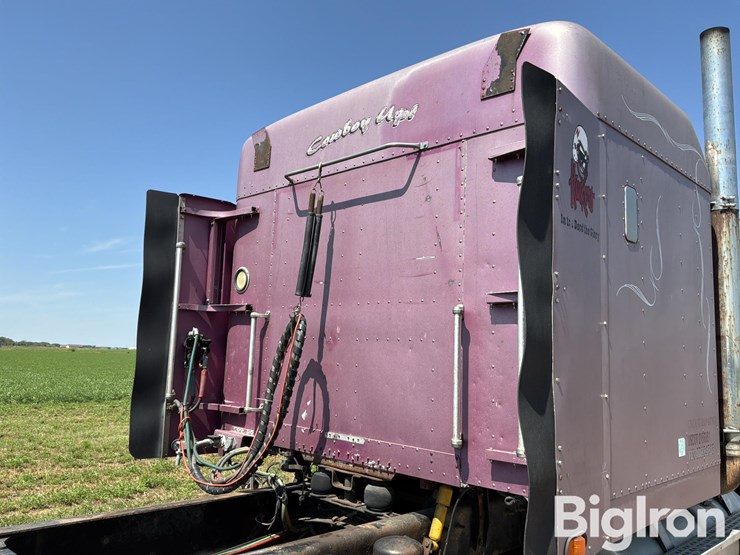 2003-freightliner-fld120-image-18