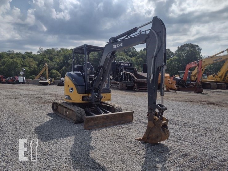 2021-deere-35g-image-39