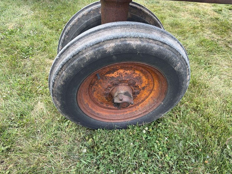 john-deere-b-image-13