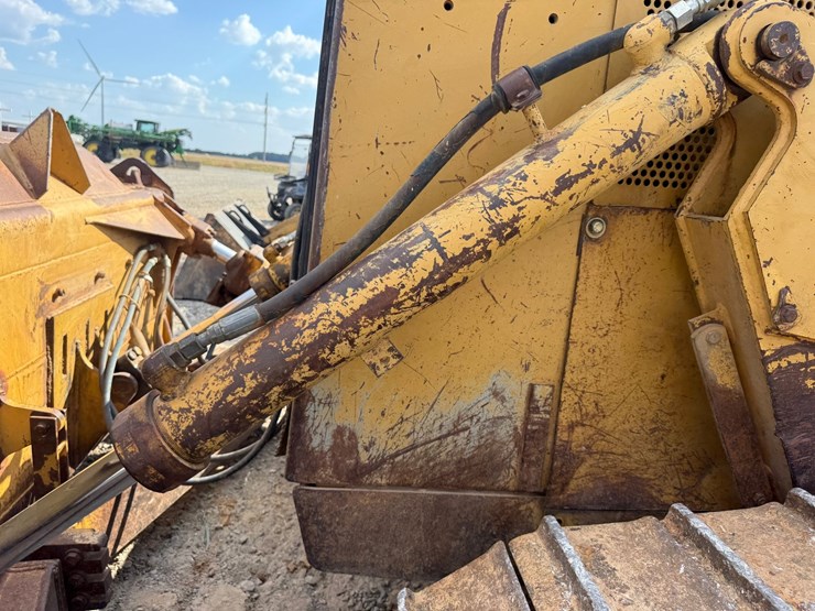 caterpillar-d6m-image-17