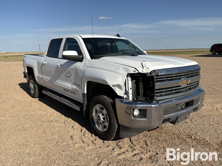 2015-chevrolet-silverado-2500-image-3