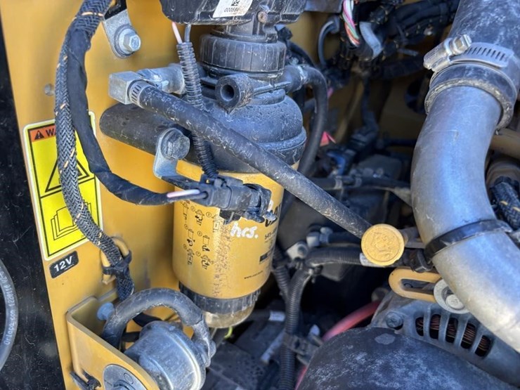 2020-caterpillar-289d3-image-38