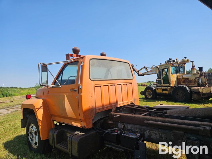1985-ford-f7000-image-14