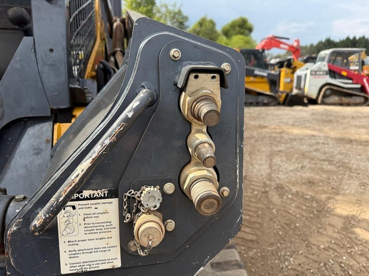 2020-deere-333g-image-11