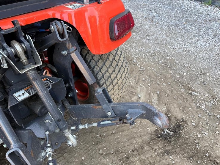 2014-kubota-bx2370-image-17