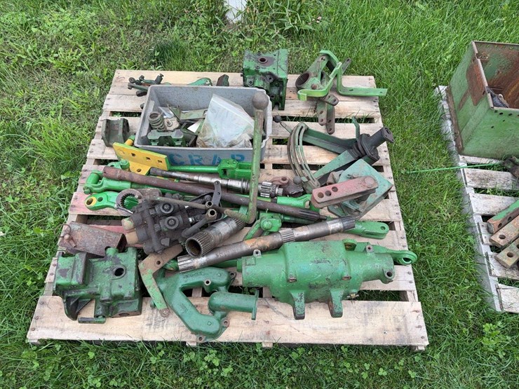 john-deere-dubuque-hydraulic-parts-image-1