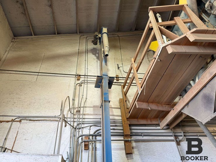 2010-universal-industries-b3-200x20-seed-elevator-image-4