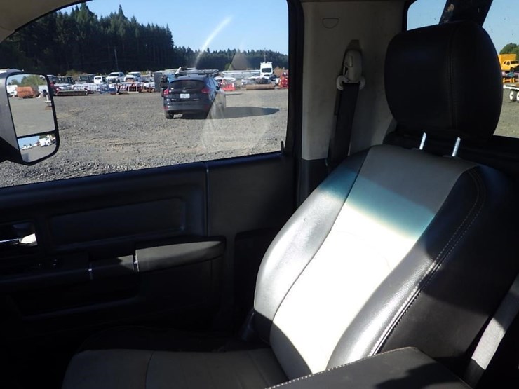 2012-dodge-2500-image-33