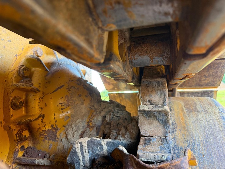 caterpillar-d5g-xl-image-11