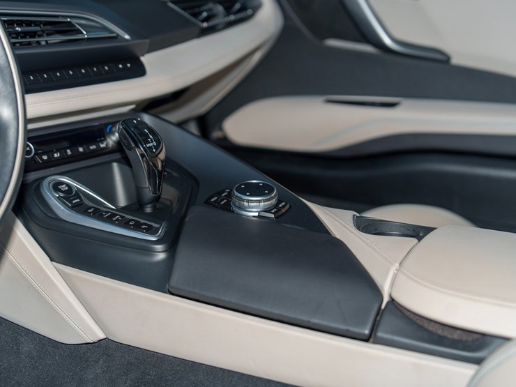 #1064-•-2015-bmw-i-8-image-63