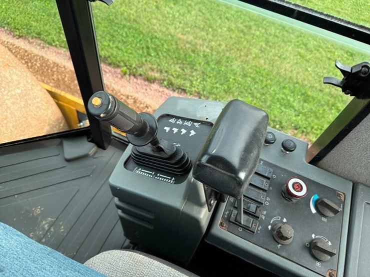 caterpillar-cs-563e-image-43