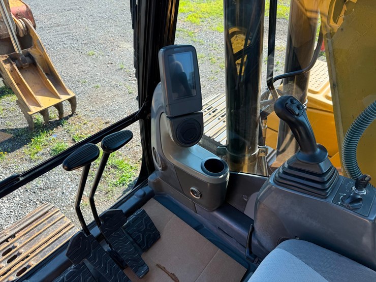 caterpillar-312d-image-22