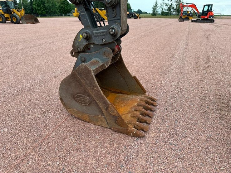 volvo-ecr145el-image-36