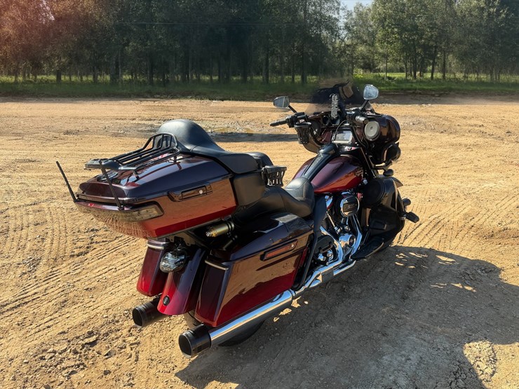 #1075-•-2018-harley-davidson-flhtkse-cvo-limited-image-5