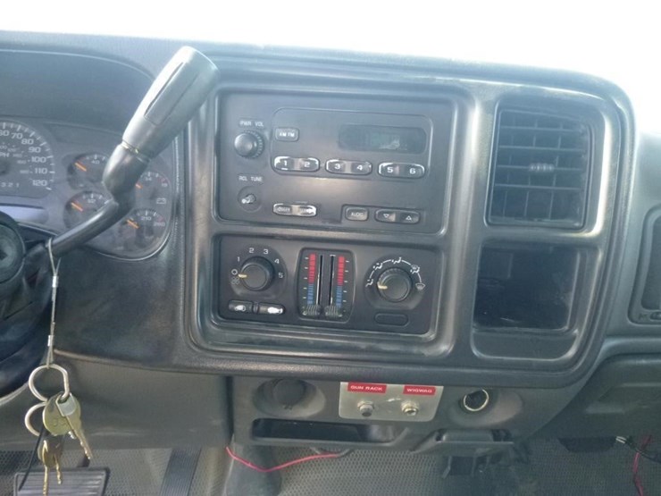 2006-chevrolet-silverado-1500-image-11