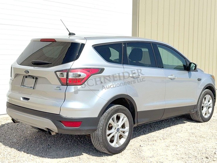 2017-ford-escape-se-image-5
