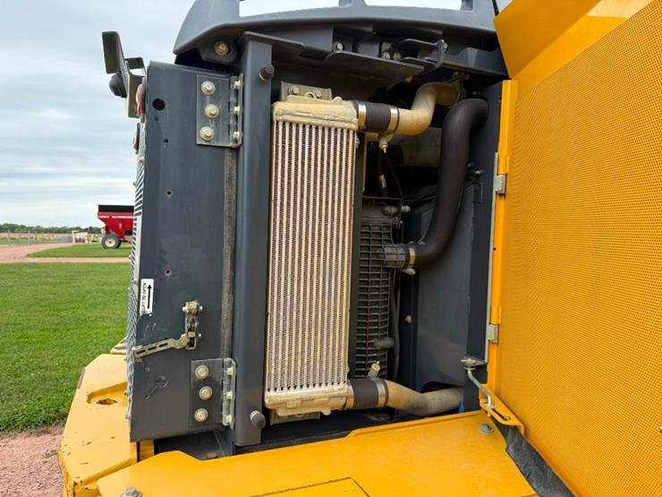 2021-deere-544p-image-43