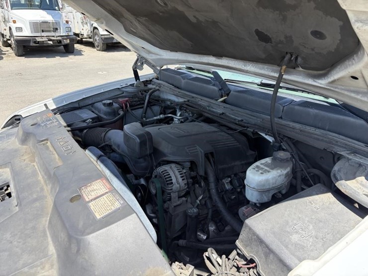 2013-chevrolet-2500-image-8