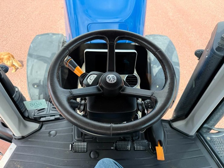 new-holland-t8.320-image-71