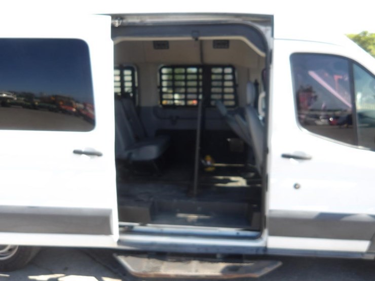 2017-ford-transit-image-17