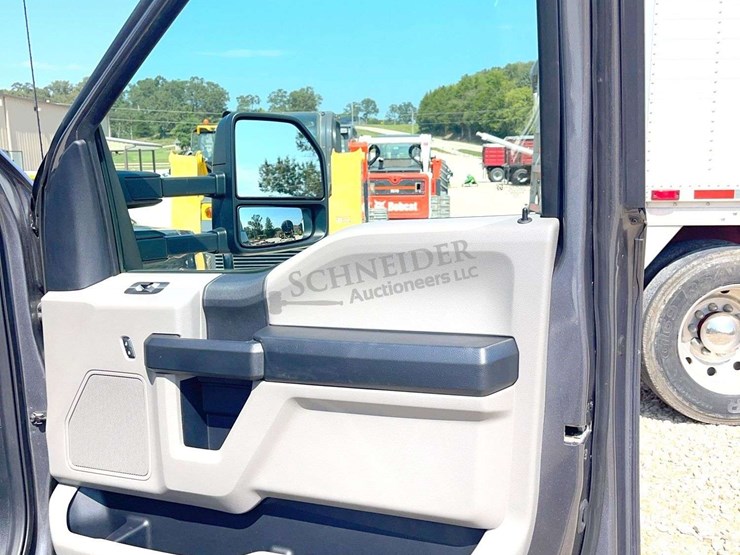 2021-ford-f350-image-68
