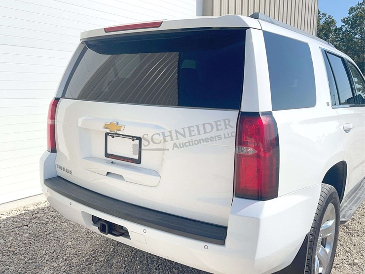 2016-chevrolet-tahoe-lt-image-19