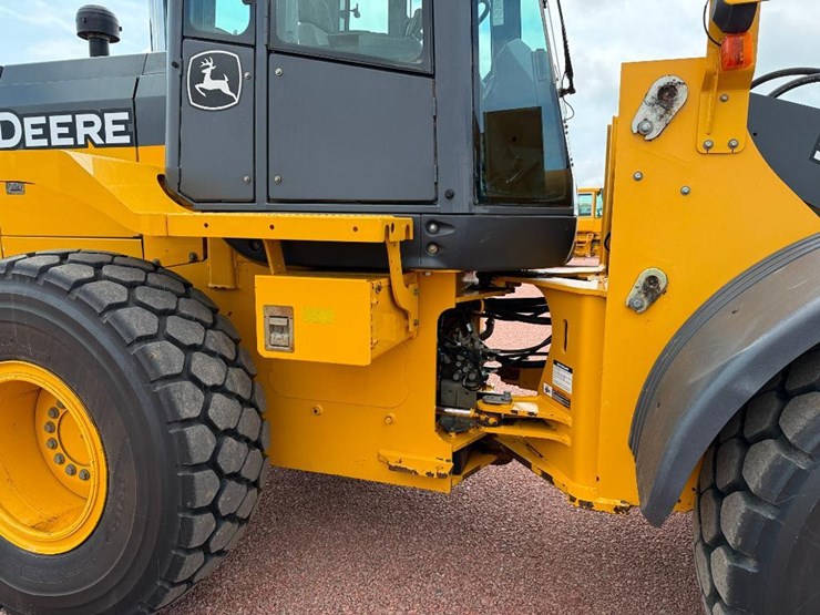 deere-524k-image-11