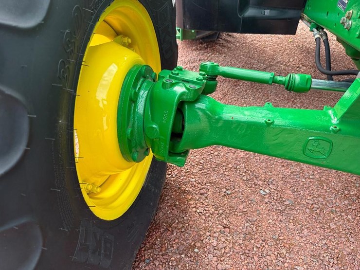 john-deere-6105m-image-28