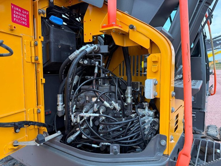 volvo-ecr145el-image-49