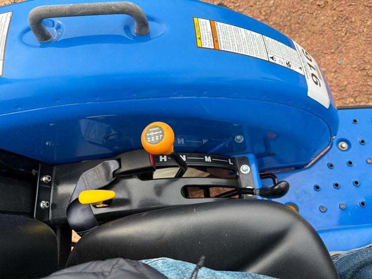 new-holland-workmaster-35-image-40