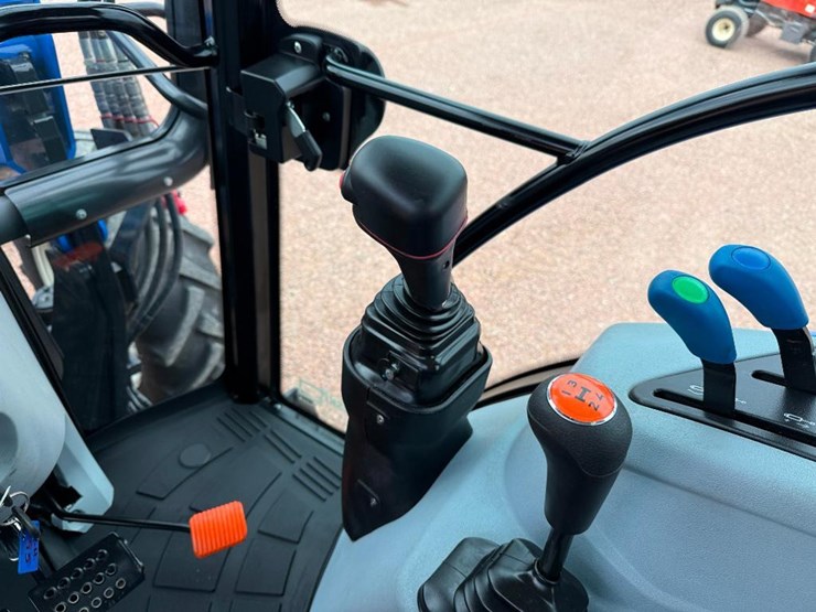 new-holland-workmaster-95-image-51