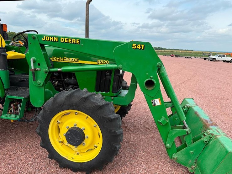 john-deere-5320-image-24