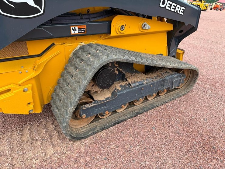 2022-deere-333g-image-19