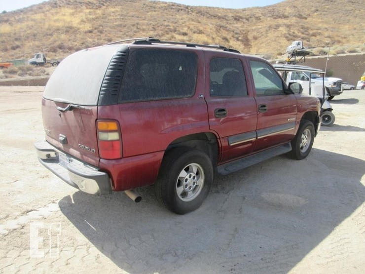 2002-chevrolet-tahoe-image-3