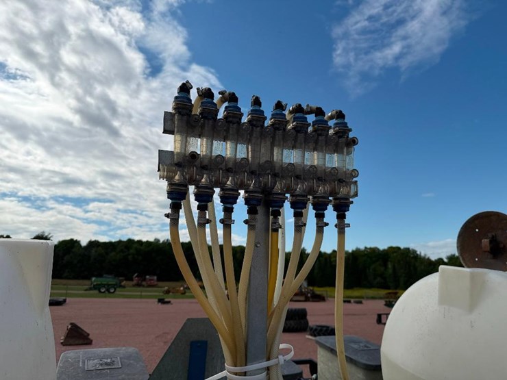 1999-kinze-2000-image-45
