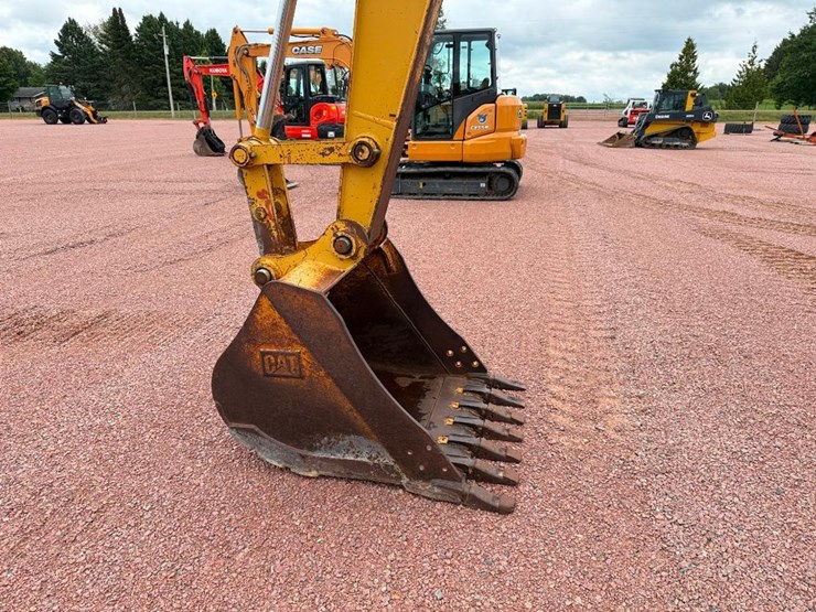 2004-caterpillar-314c-image-28