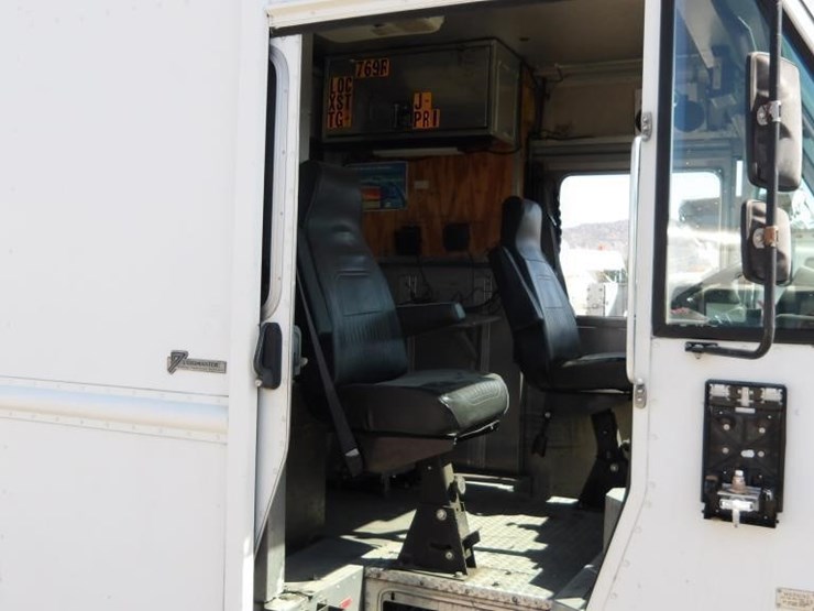 2008-workhorse-w62-image-19