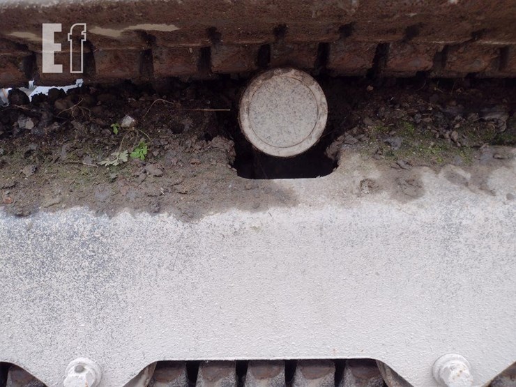 2016-kubota-kx040-4-image-15