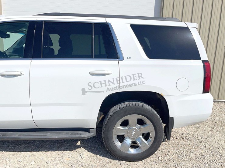 2016-chevrolet-tahoe-lt-image-54