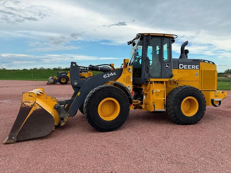 deere-624k-image-1