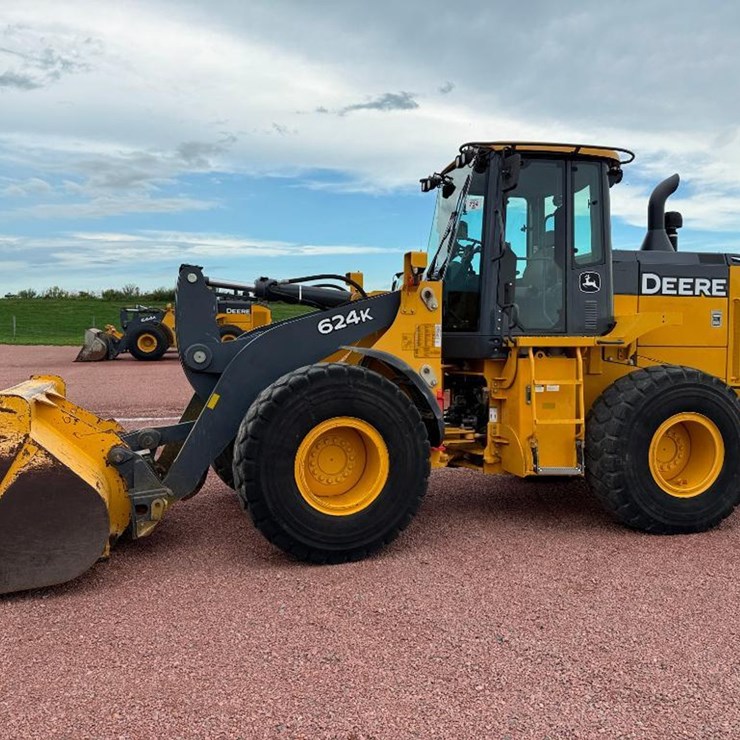 DEERE 624K