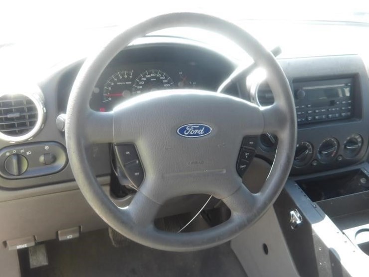 2003-ford-expedition-xlt-image-16